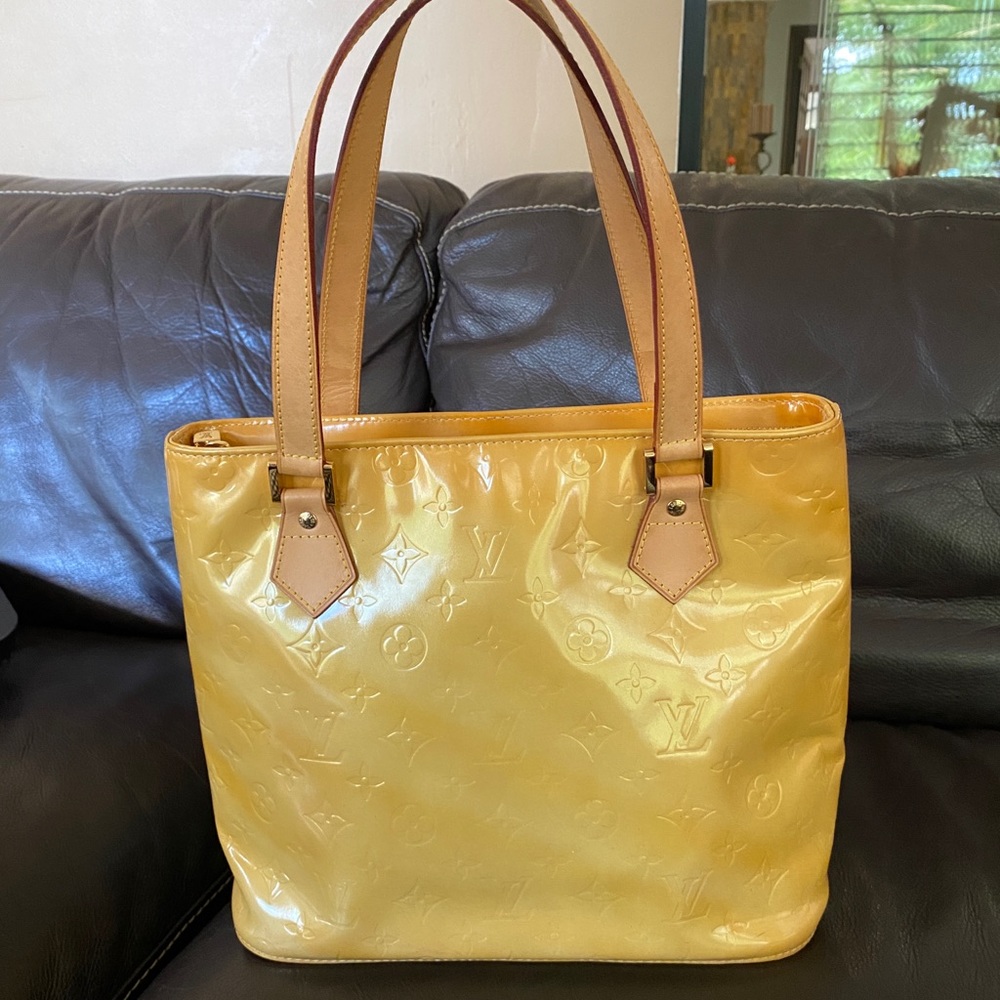 Louis Vuitton Houston Joanne Yellow Vernis